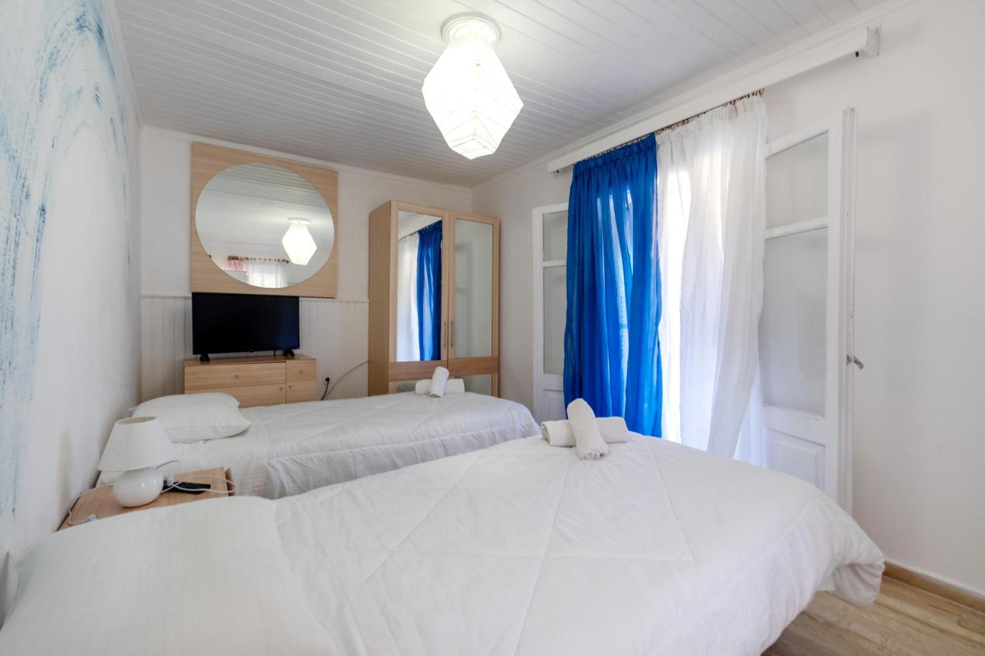 Blue House Apartment Dafnila ภายนอก รูปภาพ